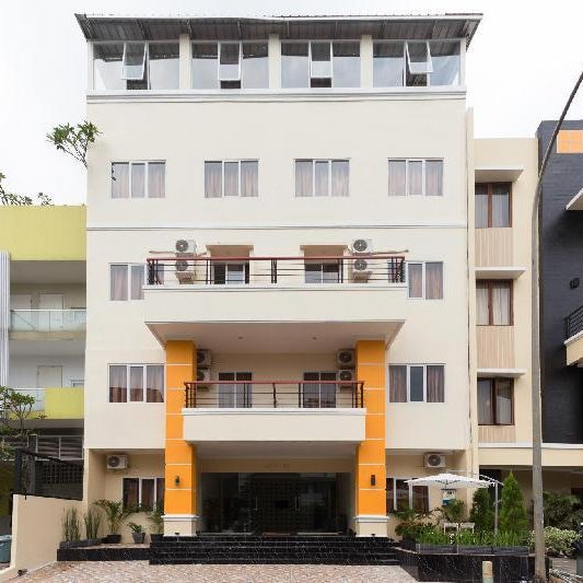 RedDoorz Plus @ Boulevard Residence BSD Thumbnail
