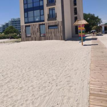Mamaia Beach Side Thumbnail