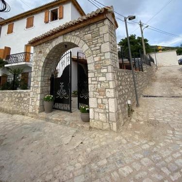Old Town Hotel Dhermi Thumbnail