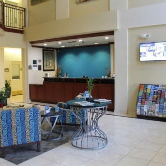 Best Western Plus Lake Elsinore Inn & Suites Thumbnail