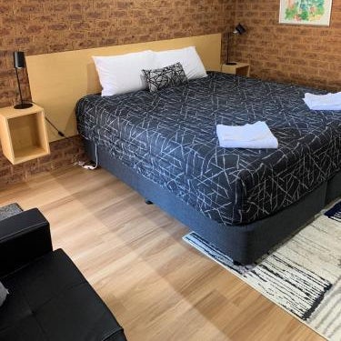 Colonial Motor Inn