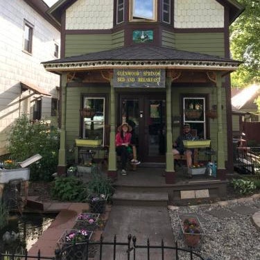 Downtown B&B with Jacuzzi Thumbnail