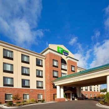 Holiday Inn Express Hotel & Suites Detroit-Utica By IHG Thumbnail