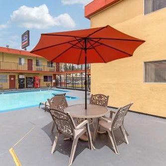 Howard Johnson Suites by Wyndham San Diego Chula Vista/BayFt Thumbnail