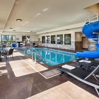 Glacier International Lodge Thumbnail