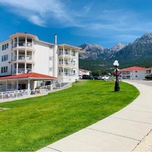 Mountain View Resort and Suites at Fairmont Hot Springs Thumbnail