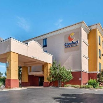 Comfort Inn & Suites Clinton - Jackson West Thumbnail
