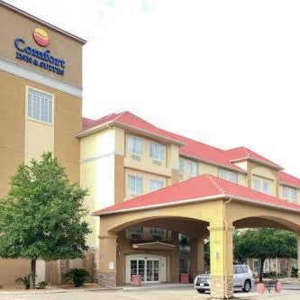 Comfort Inn & Suites Near Six Flags & Medical Center Thumbnail
