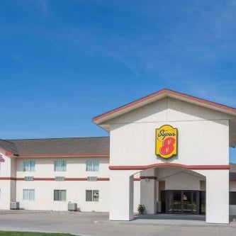 Super 8 by Wyndham Alma Thumbnail