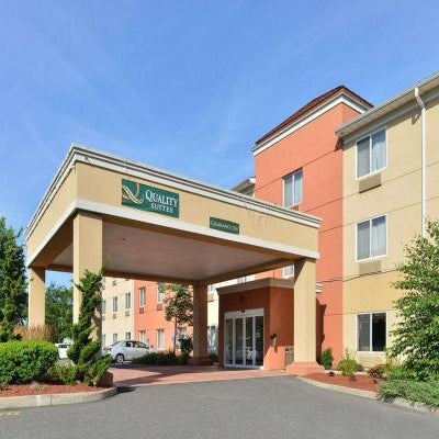 Quality Suites Stratford Thumbnail