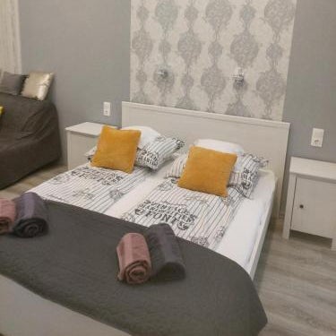 Pompár Belvárosi Apartman Thumbnail