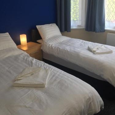 Southend Central Hotel - Close to Beach, City Centre, Train Station & Southend Airport Thumbnail