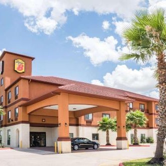 Super 8 by Wyndham Brookshire TX Thumbnail