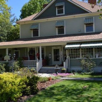 Red Rocker Inn Thumbnail