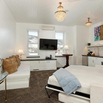 Independence Square 310, Chic, Remodeled Studio w/ Great Location in Aspen, A/C, & Kitchenette Thumbnail
