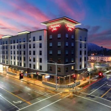 Hampton Inn By Hilton Riverside Downtown Thumbnail