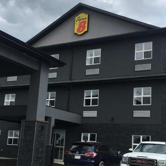 Super 8 by Wyndham Hardisty Thumbnail