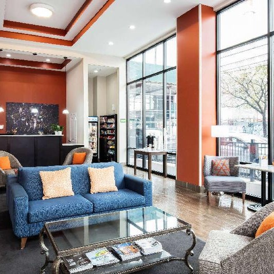 La Quinta Inn and Suites by Wyndham Long Island City Thumbnail