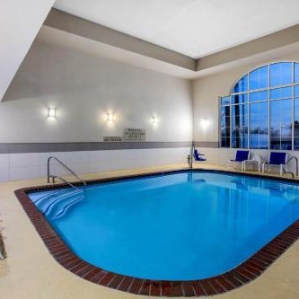 La Quinta Inn & Suites by Wyndham Dallas Mesquite Thumbnail