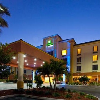 Holiday Inn Express Hotel & Suites Cocoa Beach By IHG Thumbnail