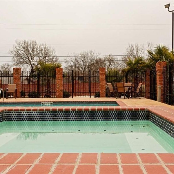 Holiday Inn Express & Suites San Antonio South By IHG Thumbnail