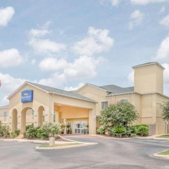 Baymont by Wyndham Pearsall Thumbnail