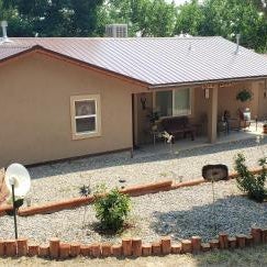 Grizzly Roadhouse Bed and Breakfast Thumbnail