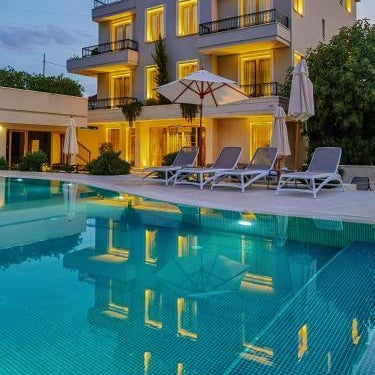 Avanti Hotel & Spa