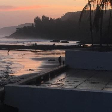 Looking Good Beachfront Hotel Thumbnail