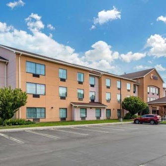 Comfort Inn & Suites Farmington - Victor Thumbnail
