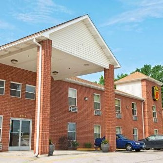 Super 8 by Wyndham St. Louis Airport Thumbnail