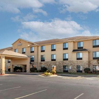 Comfort Inn & Suites Russellville I-40 Thumbnail