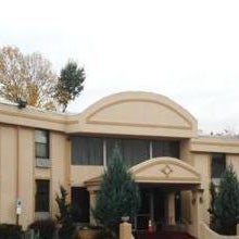 Town House Inn and Suites Thumbnail