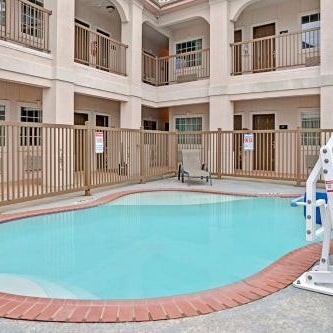 Super 8 by Wyndham Montgomery/ Lake Conroe Thumbnail