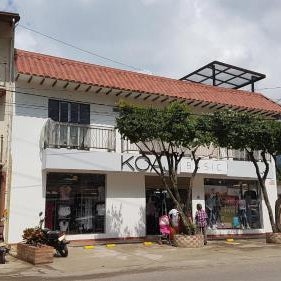 Apolonia Boutique