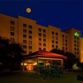 La Quinta Inn & Suites by Wyndham San Antonio Medical Center Thumbnail