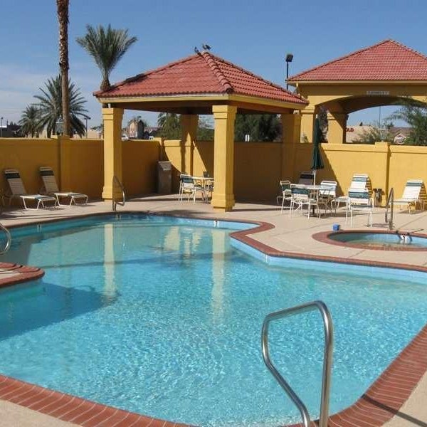 La Quinta Inn & Suites by Wyndham Phoenix I-10 West Thumbnail