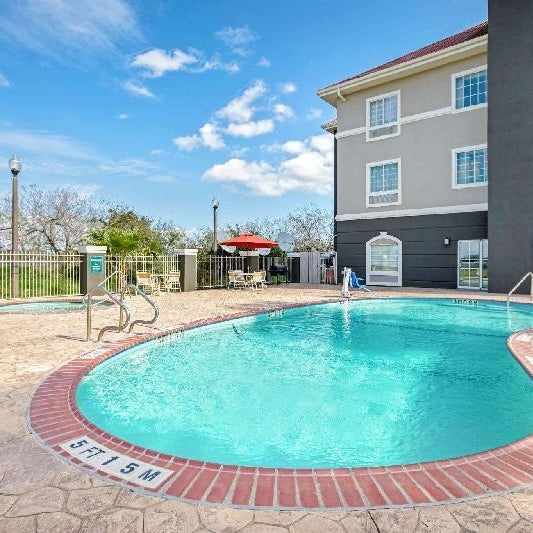 La Quinta Inn & Suites by Wyndham Corpus Christi Northwest Thumbnail