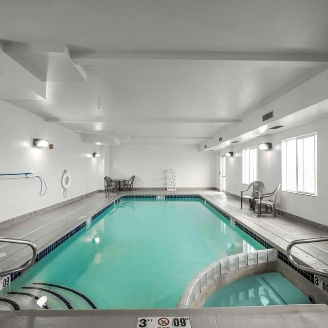Rodeway Inn & Suites Thumbnail