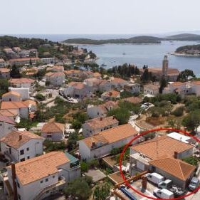 Apartment Hvar 15706c Thumbnail