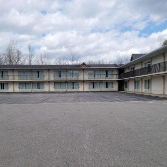 Days Inn by Wyndham Birch Run Thumbnail