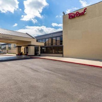 Red Roof PLUS & Suites Houston - IAH Airport SW Thumbnail