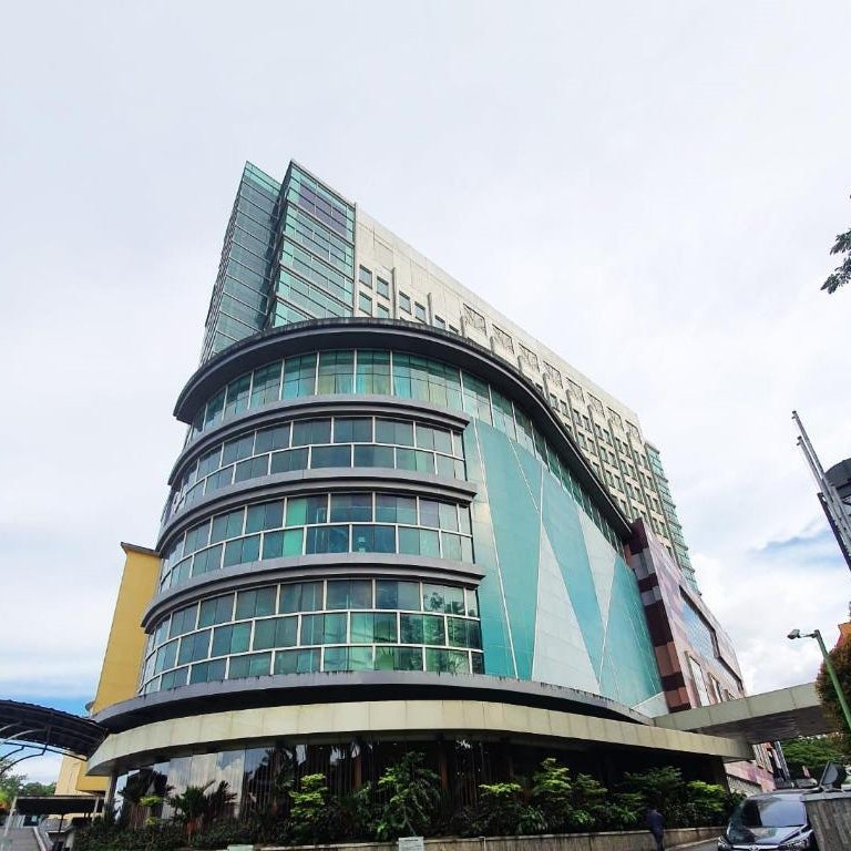 Five Premiere Hotel