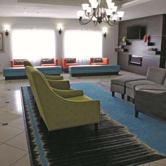 La Quinta Inn & Suites by Wyndham Orange Thumbnail