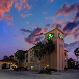La Quinta Inn & Suites by Wyndham Brookshire Thumbnail