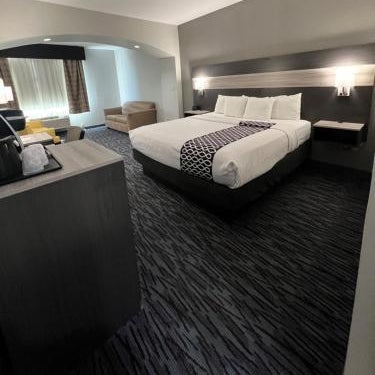 La Quinta Inn & Suites by Wyndham Allen At The Village Thumbnail