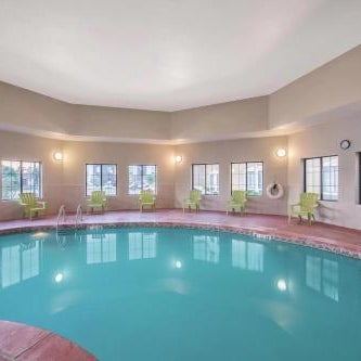 La Quinta Inn & Suites by Wyndham Oklahoma City Yukon Thumbnail