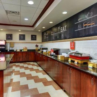 Hampton Inn & Suites Indianapolis-Airport Thumbnail