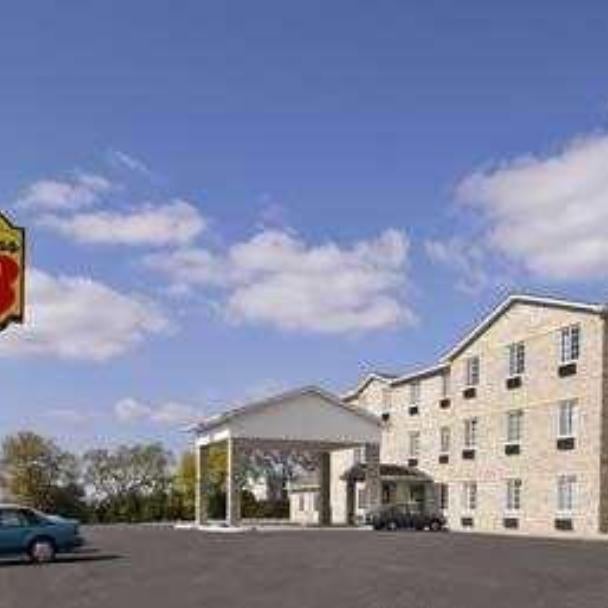 Super 8 by Wyndham Bowling Green North Thumbnail