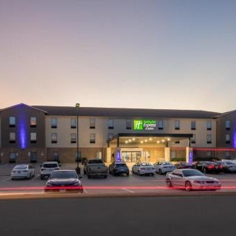 Holiday Inn Express & Suites N Waco Area - West By IHG Thumbnail